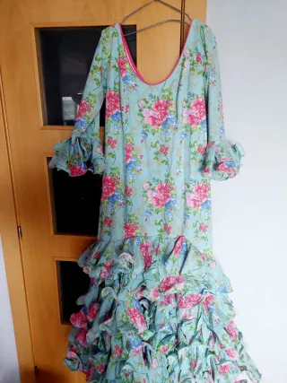 Traje de flamenca volantes