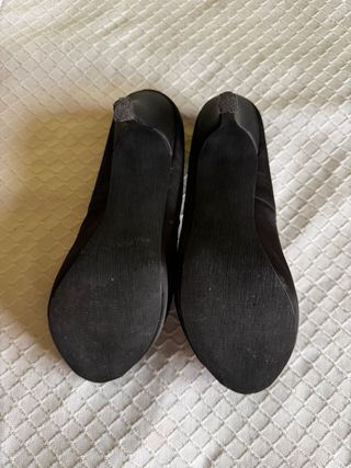 Tacones negros con lazo