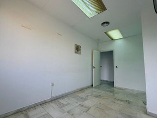 Oficina en venta en Parque Alcosa - Jardines del Edén en Sevilla