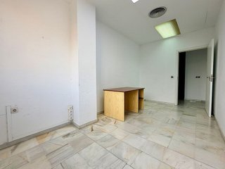 Oficina en venta en Parque Alcosa - Jardines del Edén en Sevilla