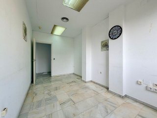 Oficina en venta en Parque Alcosa - Jardines del Edén en Sevilla