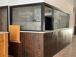 Local comercial en venta en Palacios y Villafranca (Los)