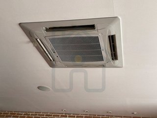 Local comercial en venta en Palacios y Villafranca (Los)