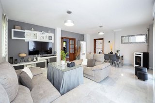 Chalet en venta en Zubia (La)