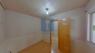 Piso en venta en Fondo en Santa Coloma de Gramanet