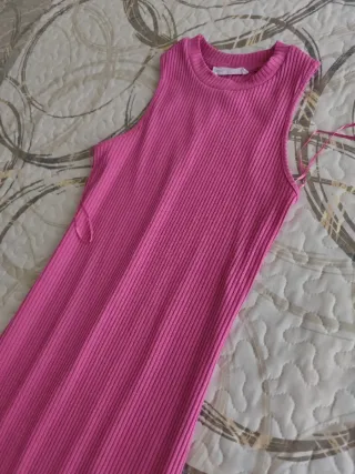 Vestido largo rosa de canalé
