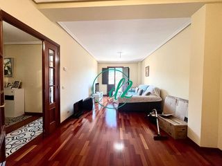 Piso en venta en Ribadavia