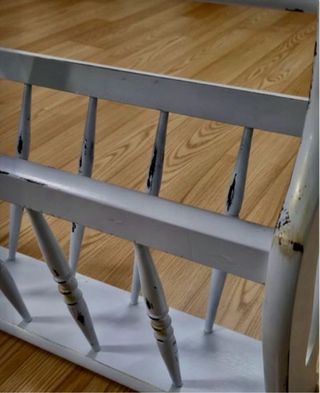 Tavolo ausiliario in legno massello con porta riviste