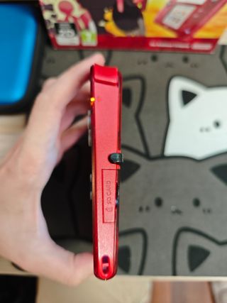 Nintendo 2DS Edición Pokémon Rubí Omega con caja