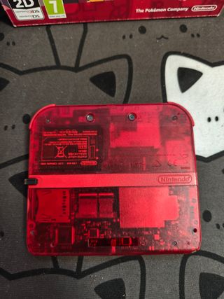 Nintendo 2DS Edición Pokémon Rubí Omega con caja