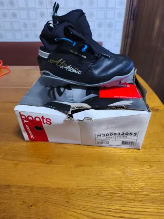 Conjunto Esquís de fondo Atomic, botas y bastones