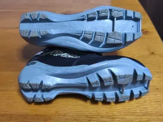 Conjunto Esquís de fondo Atomic, botas y bastones