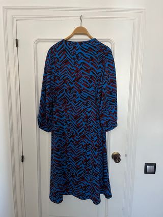 Vestido largo estampado Sfera. Nuevo, sin estrenar