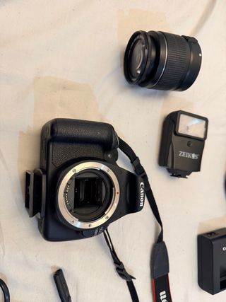 Canon EOS 1200D Negra