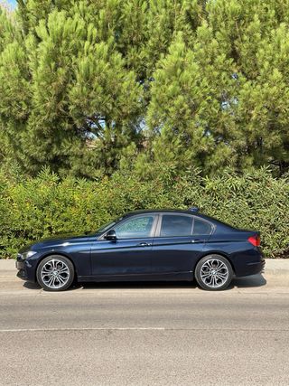 BMW Serie 3 F30 318d –Perfecto–Motor con 99.000kms