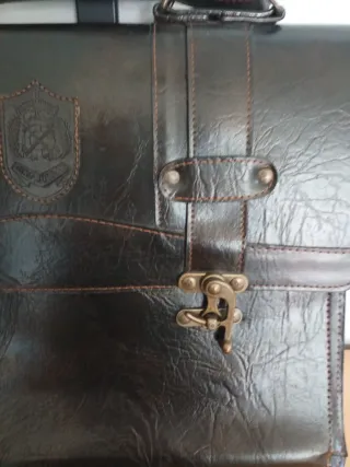 Carterade piel marrón para  medidas 41 por 31 cm