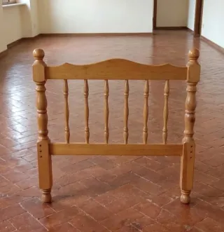 Cabezal de cama individual de madera