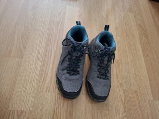 Botas de montaña grises y azules número 38