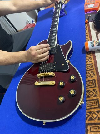 Servicio Técnico de Guitarras y Bajos