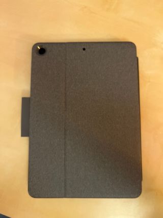 Funda con teclado Logitech Combo Touch para iPad