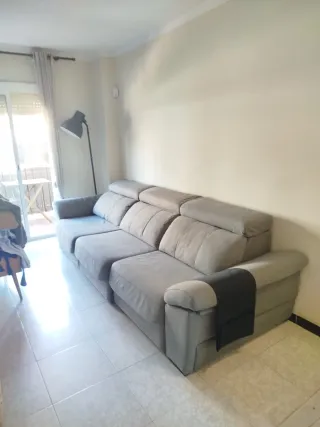 Sofá serloc y abierto es sofá cama.poco uso