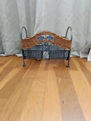 Revistero Vintage Mimbre y Metal