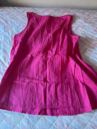 Blusa fucsia con botones