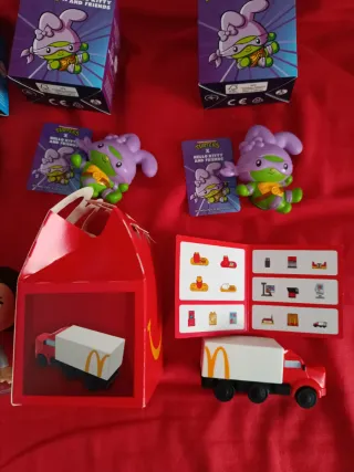 Vari pupazzi McDonald's