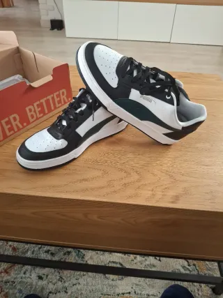Zapatillas Puma Blancas y Negras