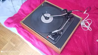 Giradiscos Garrard 3000