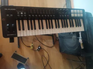 Teclado MIDI M-AUDIO Oxygen 49