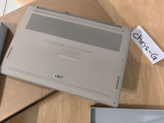 ASUS Zenbook A16 Snapdragon X2 Elite Extreme