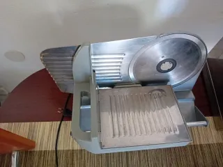 Cortadora de fiambre Demoka