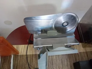 Cortadora de fiambre Demoka