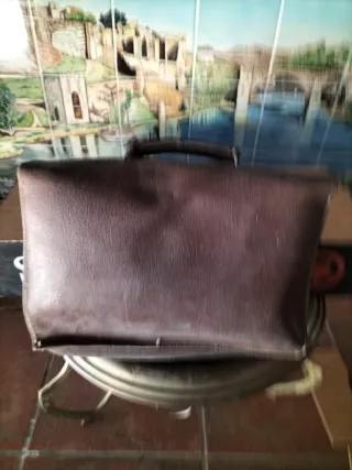 Cartera de cuero estilo escuela