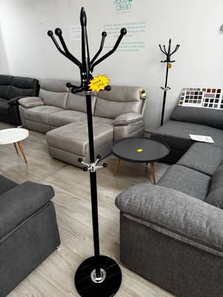 OFERTA! Perchero negro con base de mármol