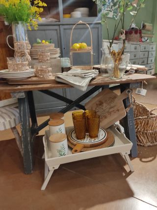 Mesa auxiliar madera