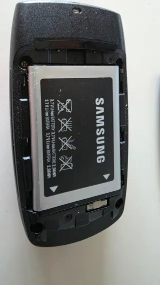 Samsung SGH-C270 - Telemóvel Clássico