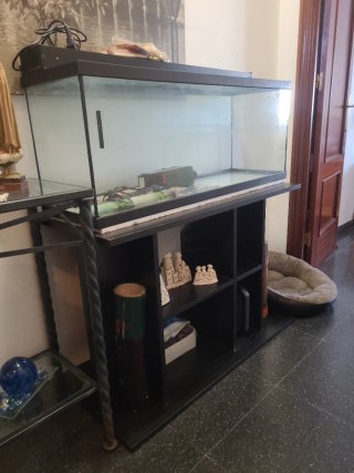 Acuario grande con tapa y luz
