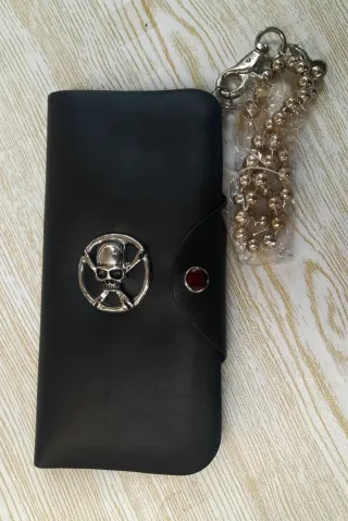 Cartera cuero con calavera
