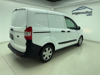 Ford Transit Courier 2021