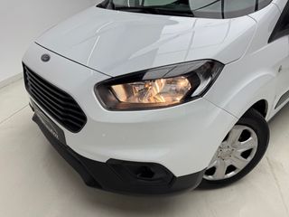 Ford Transit Courier 2021