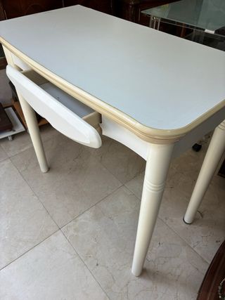 Mesa plegable blanca madera y plástico