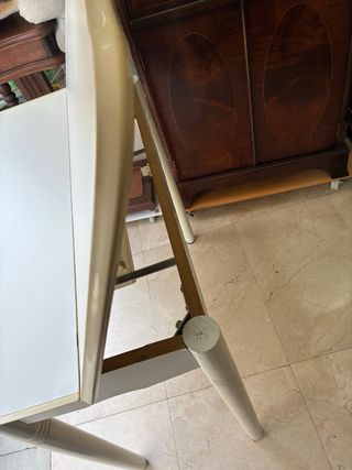 Mesa plegable blanca madera y plástico