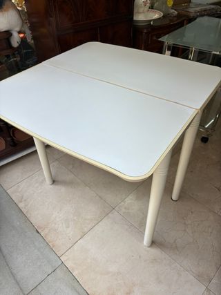 Mesa plegable blanca madera y plástico