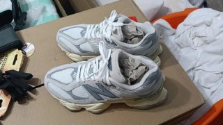 Zapatillas New Balance 9060 Gris