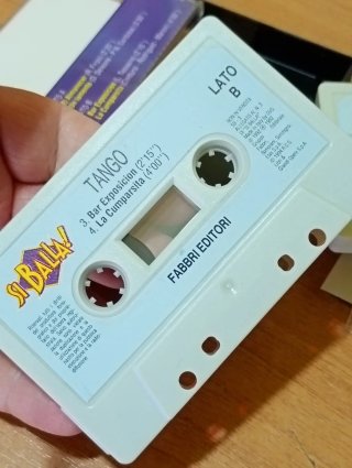 LOTTO 2 AUDIOCASSETTE VINTAGE COLLANA "SI BALLA"