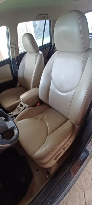Toyota RAV4 2010