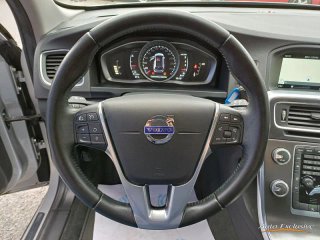 VOLVO V60 D2 MOMENTUM AUTO 120 CV