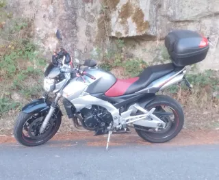 Suzuki Gsr 600 recién puesta a punto con 53000 km